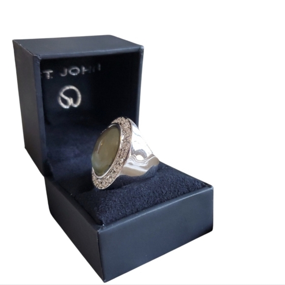 Saint John Silver Jeweled Mood Ring - Changes Between Yellow, Green, and Blue - Picture 6 of 11